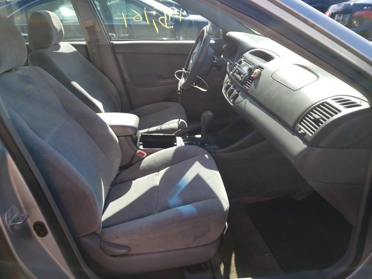 Photo 5 from auction – 2004 TOYOTA CAMRY LE with VIN 4T1BE32K94U304853