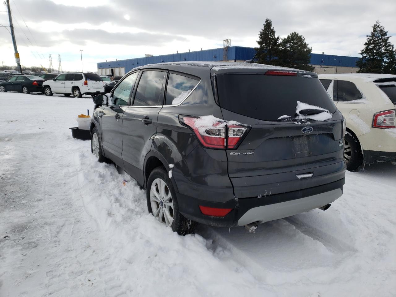 Photo 3 from auction – 2017 FORD ESCAPE SE with VIN 1FMCU0GD4HUC32725
