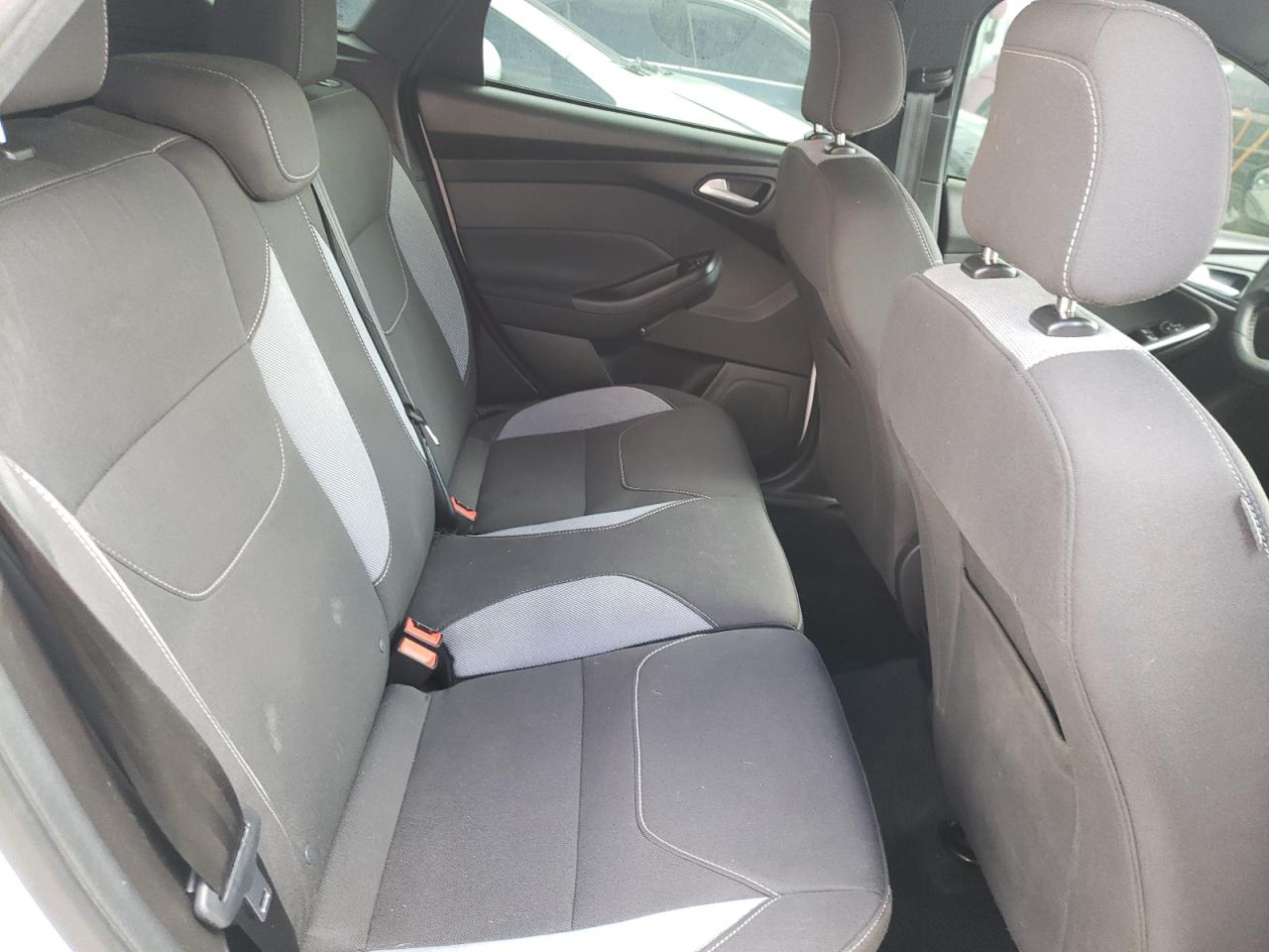Photo 6 from auction – 2016 FORD FOCUS ST with VIN 1FADP3L9XGL382707