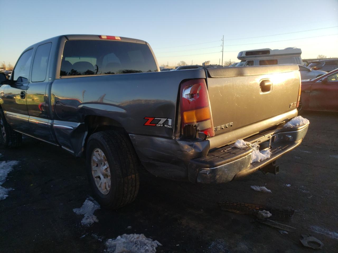 Photo 9 from auction – 2001 GMC NEW SIERRA with VIN 2GTEK19T611256314