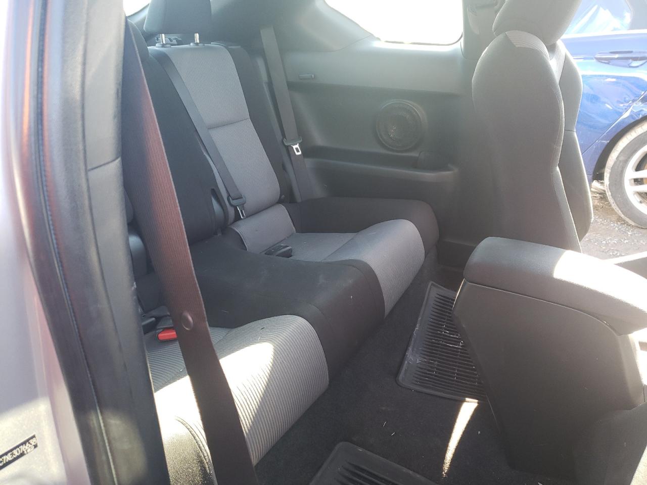 Photo 6 from auction – 2014 TOYOTA SCION TC with VIN JTKJF5C7XE3076638
