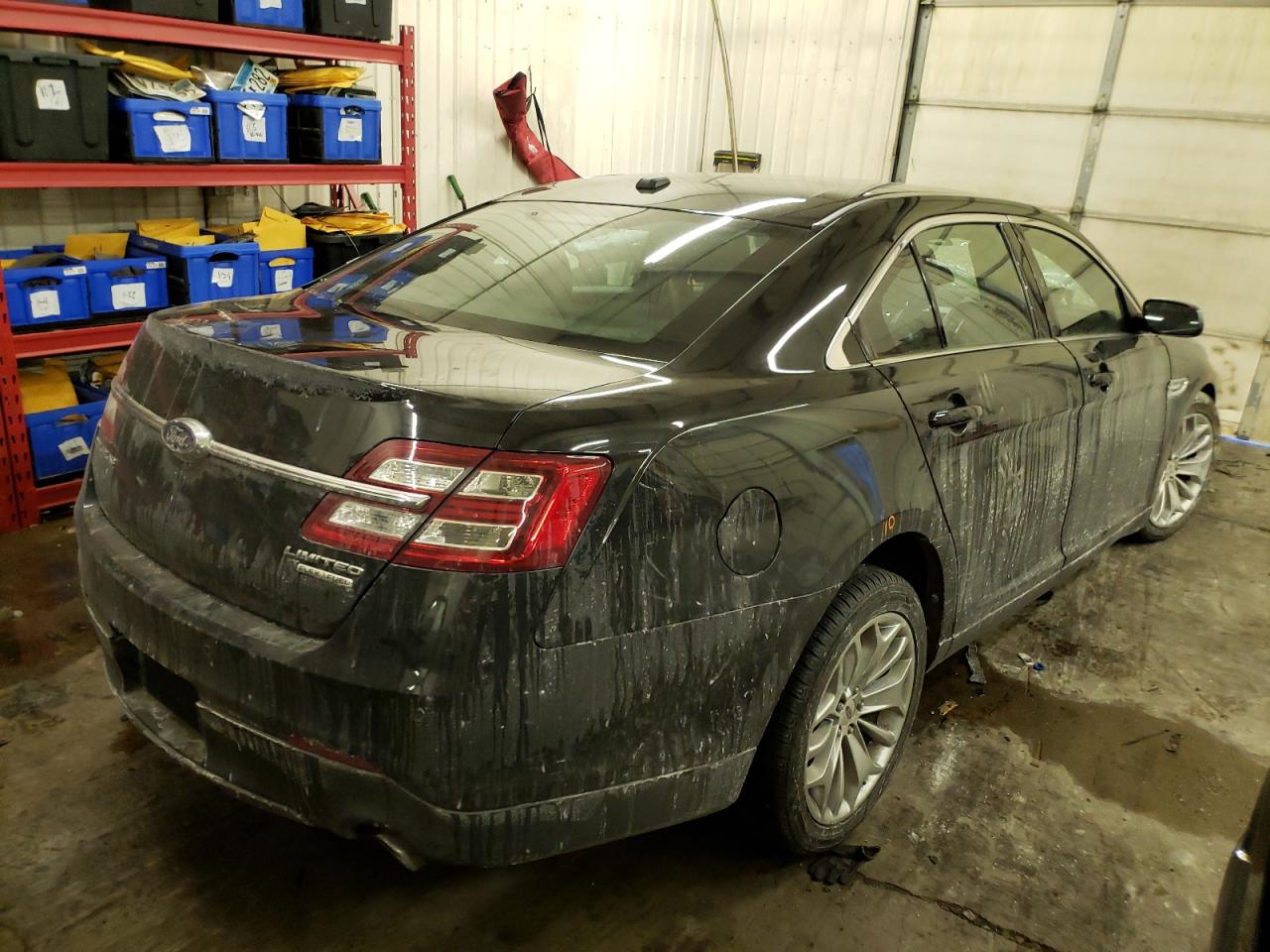 Photo 4 from auction – 2015 FORD TAURUS LIM with VIN 1FAHP2F82FG127703