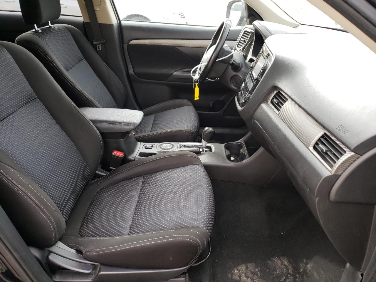 Photo 5 from auction – 2016 MITSUBISHI OUTLANDER with VIN JA4AZ3A36GZ025537
