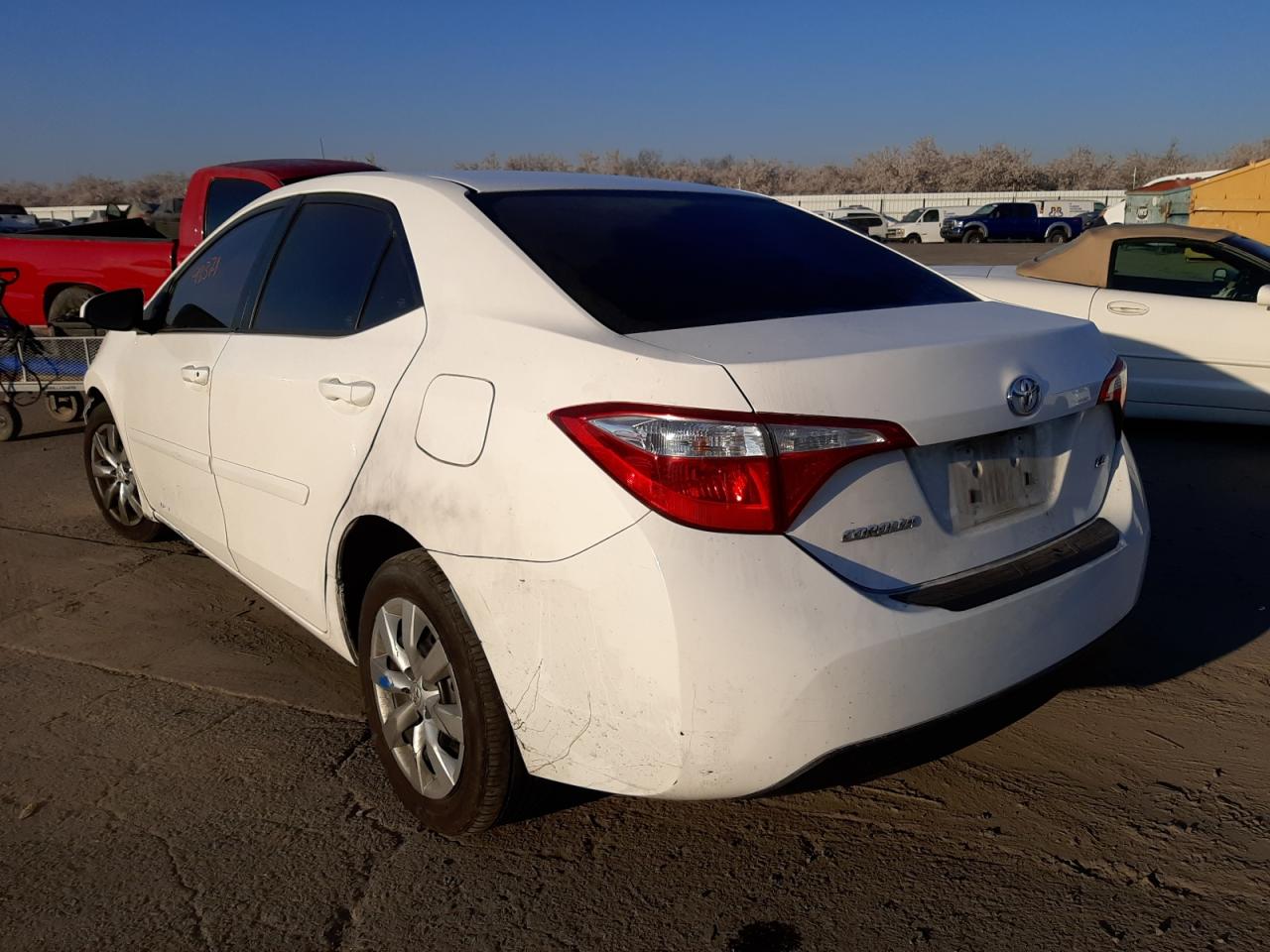 Photo 3 from auction – 2015 TOYOTA COROLLA L with VIN 5YFBURHE8FP334471