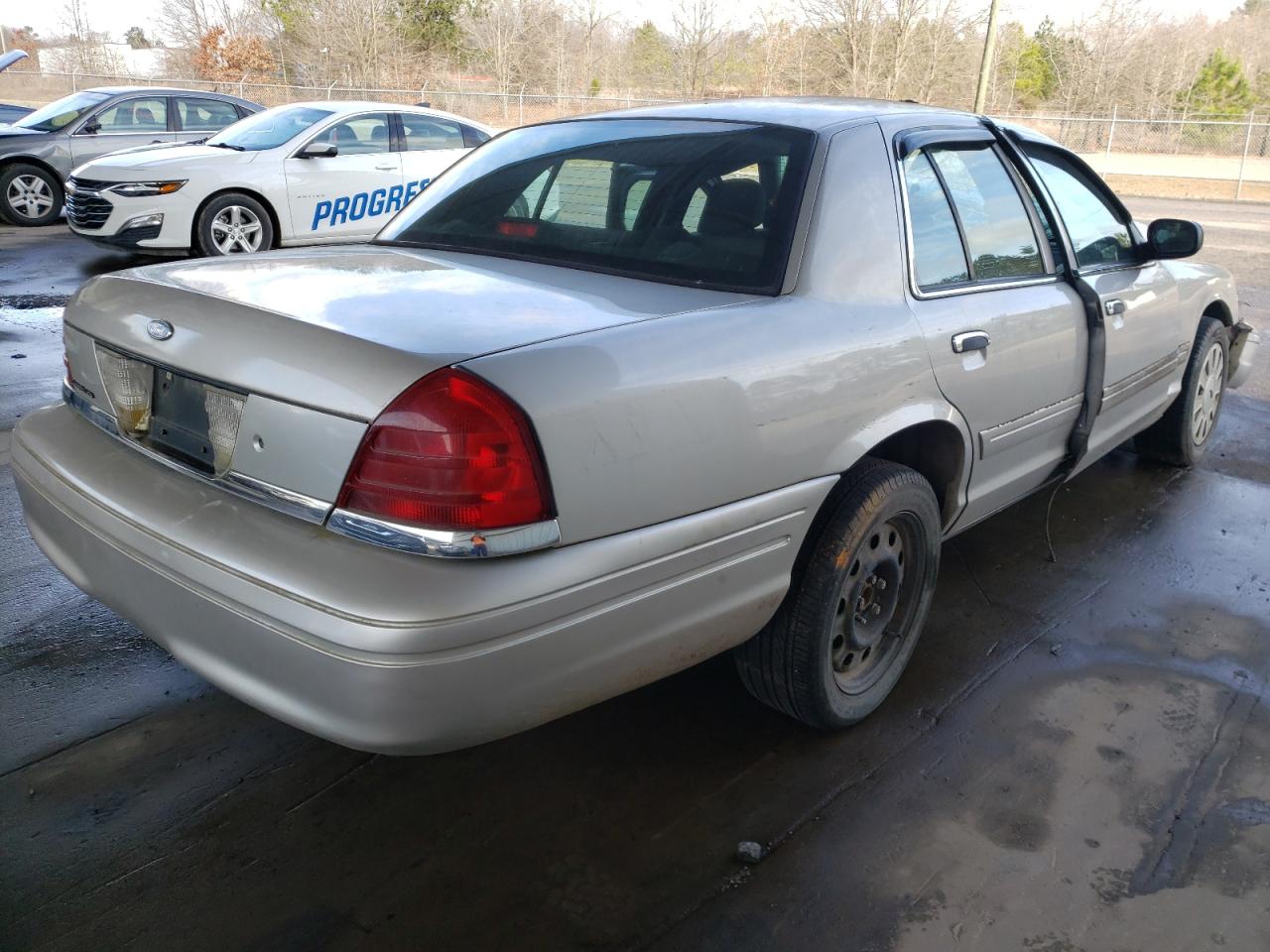 Photo 4 from auction – 2008 FORD CROWN VICT with VIN 2FAFP71V88X108717