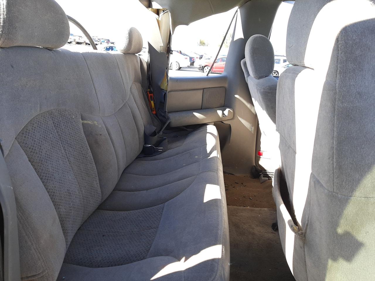 Photo 6 from auction – 2000 CHEVROLET SILVERADO with VIN 2GCEK19T1Y1189812