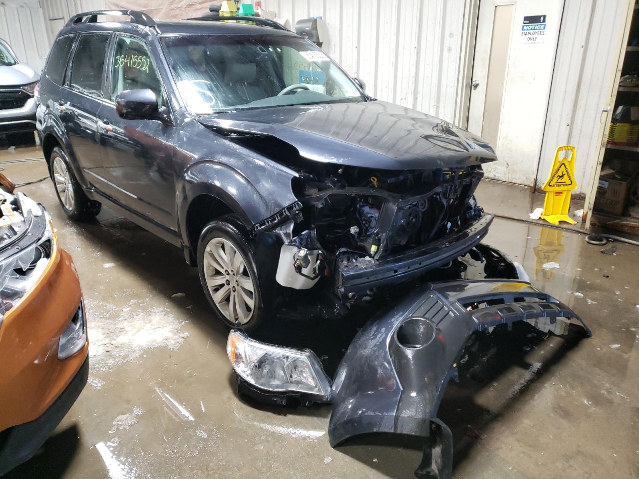 SUBARU FORESTER 2 2011 with VIN JF2SHBDC8BH730746 - Photo from auction