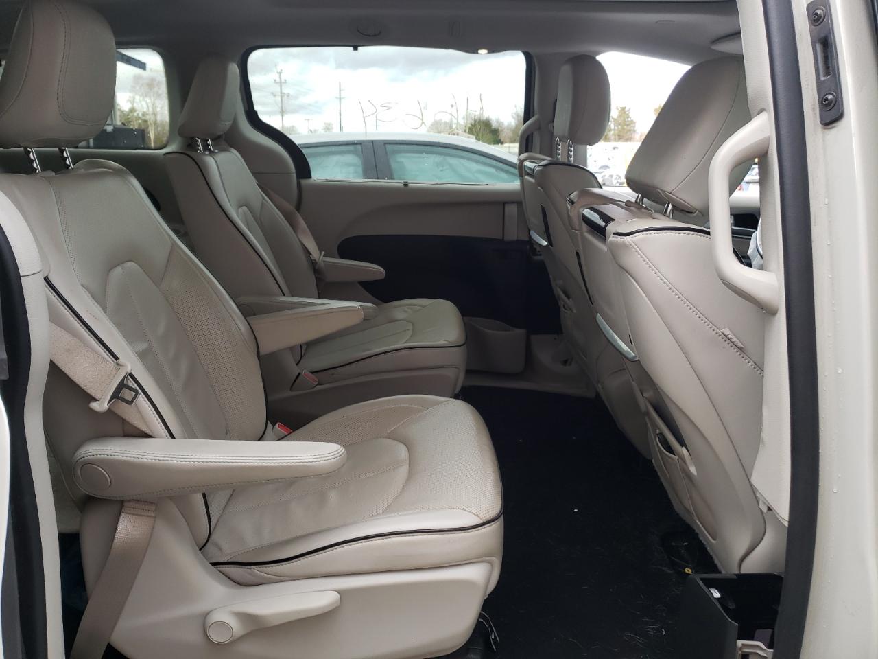 Photo 6 from auction – 2017 CHRYSLER PACIFICA E with VIN 2C4RC1N7XHR709546