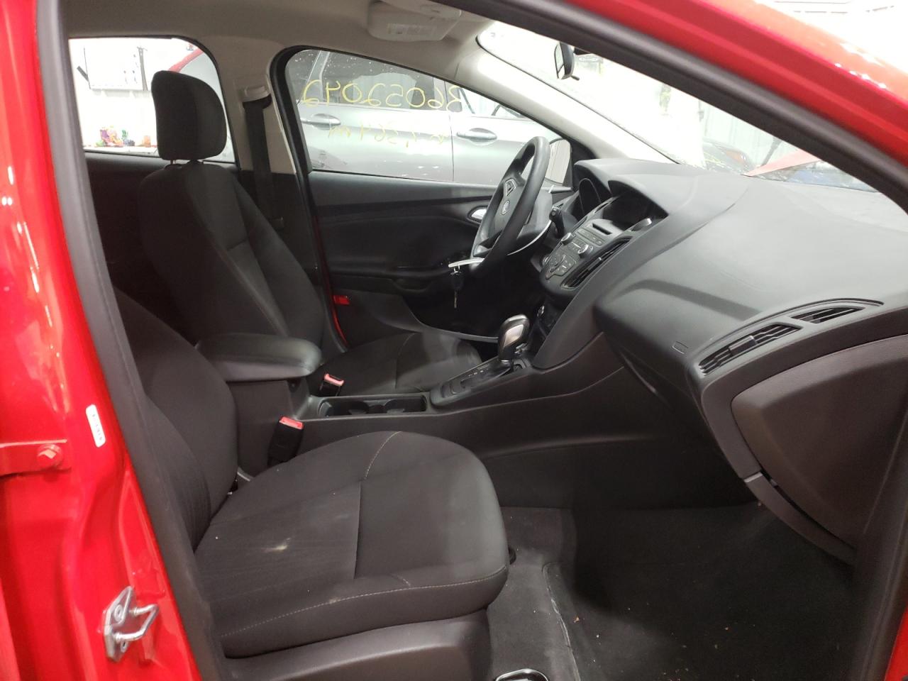 Photo 5 from auction – 2016 FORD FOCUS SE with VIN 1FADP3K20GL319992