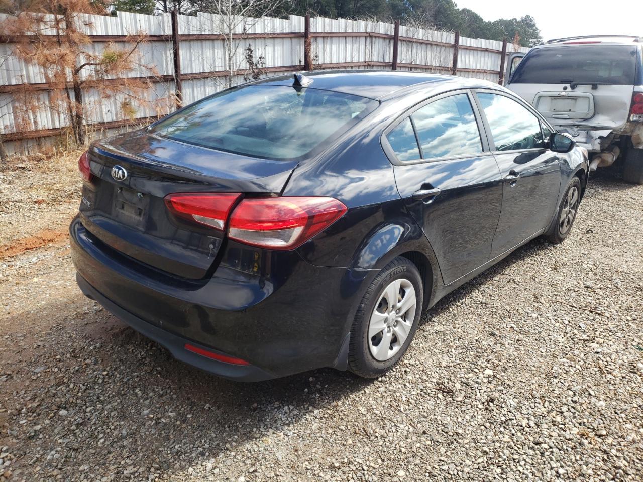 Photo 4 from auction – 2017 KIA FORTE LX with VIN 3KPFK4A71HE019540