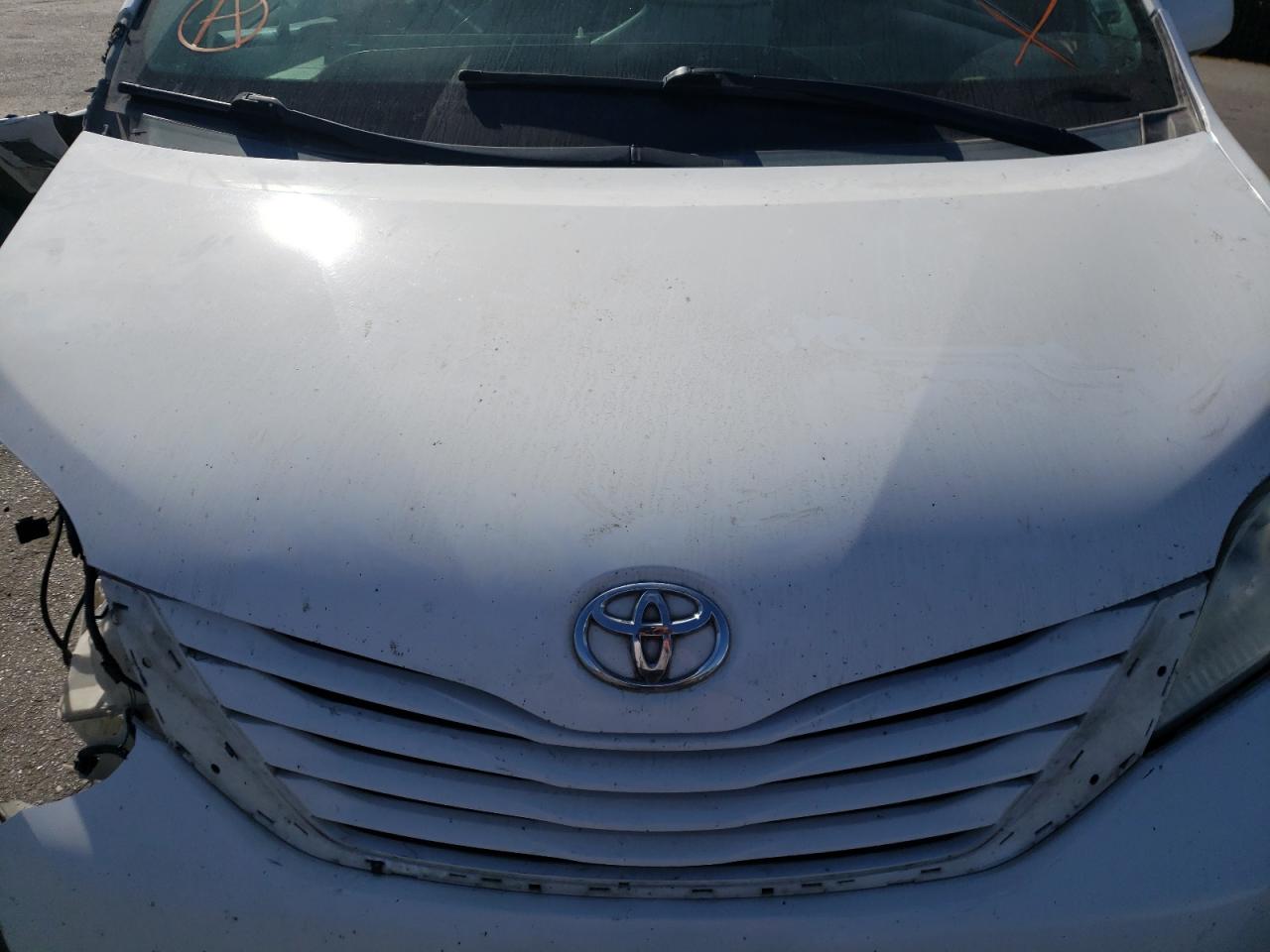 Photo 7 from auction – 2015 TOYOTA SIENNA LE with VIN 5TDKK3DC5FS574981