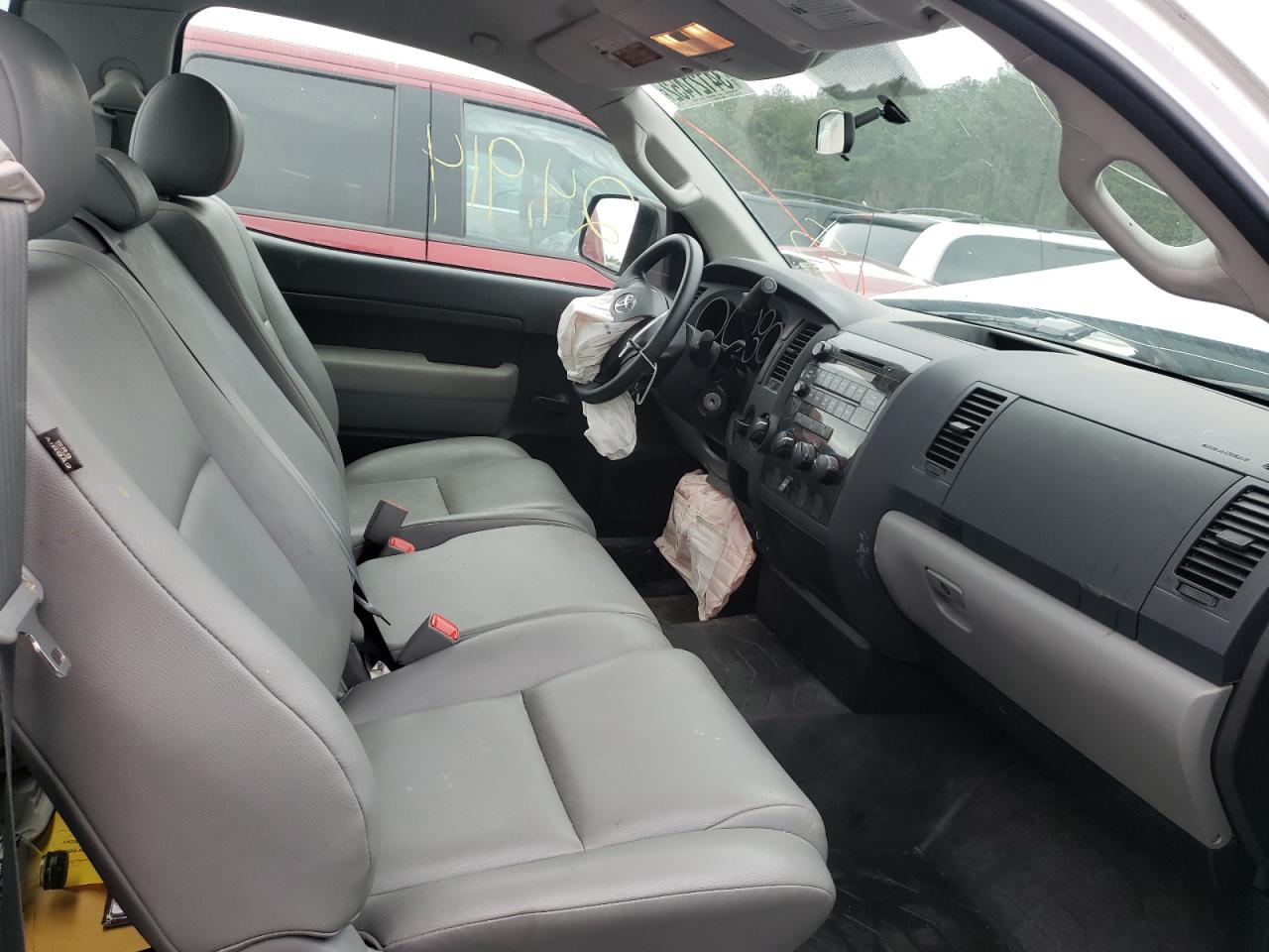 Photo 5 from auction – 2013 TOYOTA TUNDRA with VIN 5TFLU5F17DX029099