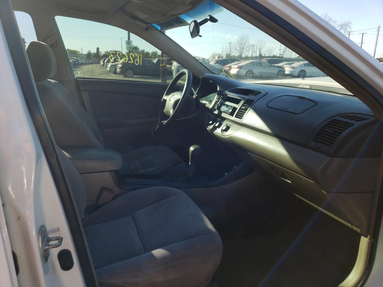 Photo 5 from auction – 2003 TOYOTA CAMRY LE with VIN 4T1BE32K33U127702