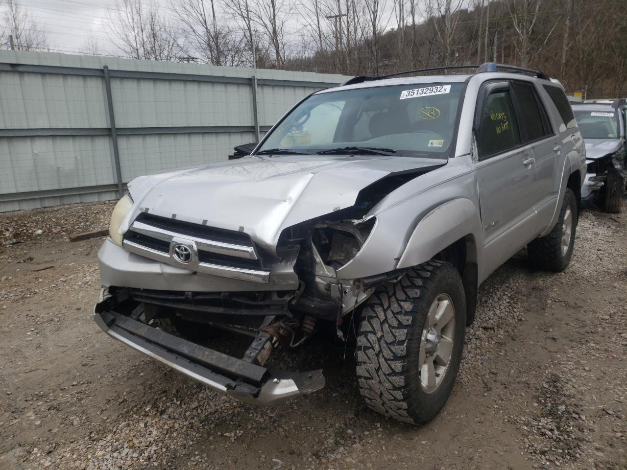 Photo 2 from auction – 2005 TOYOTA 4RUNNER SR with VIN JTEBT14R150046809
