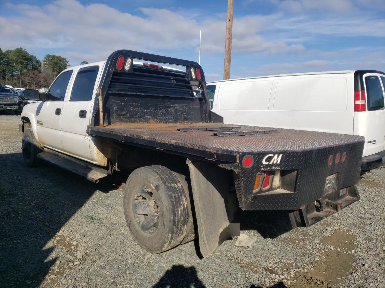 Photo 3 from auction – 2004 GMC K3500 with VIN 1GTJK33114F157172