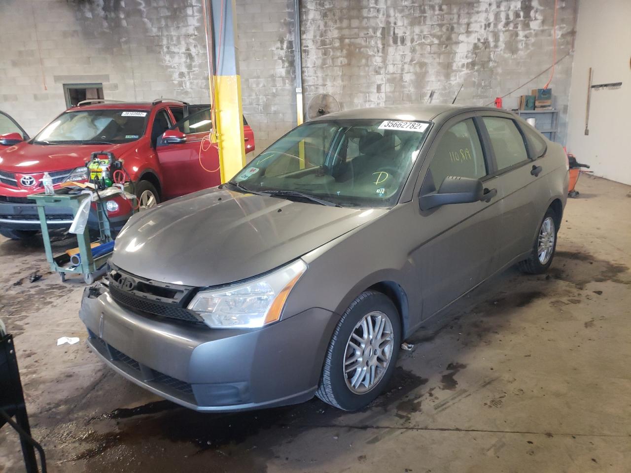 Photo 2 from auction – 2009 FORD FOCUS with VIN 1FAHP35N19W145603