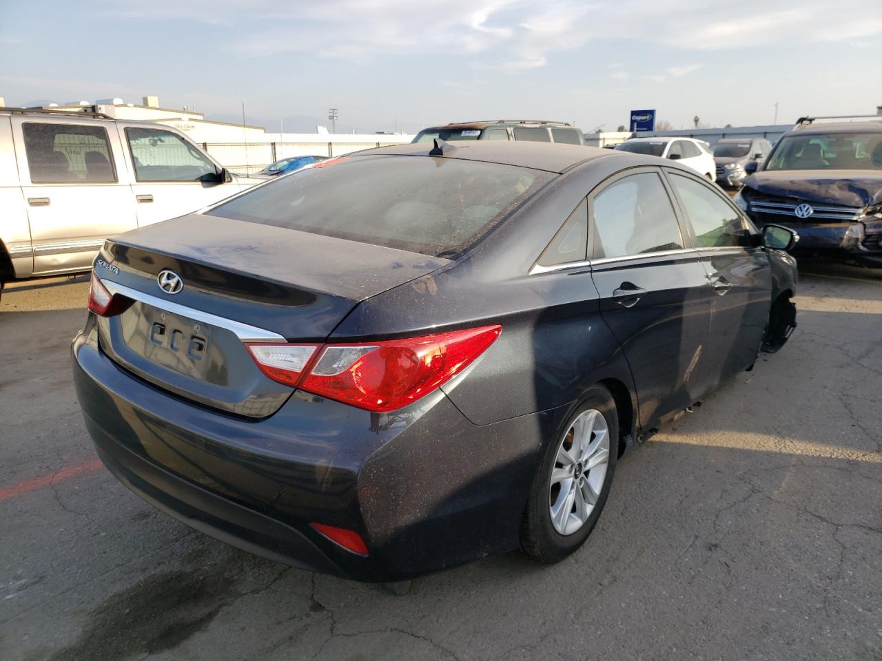 Photo 4 from auction – 2014 HYUNDAI SONATA GLS with VIN 5NPEB4AC5EH864262