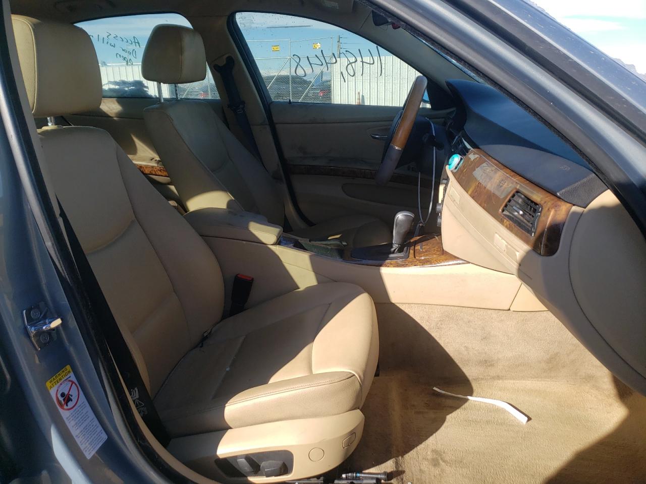 Photo 5 from auction – 2006 BMW 325 I with VIN WBAVB13546KX67969