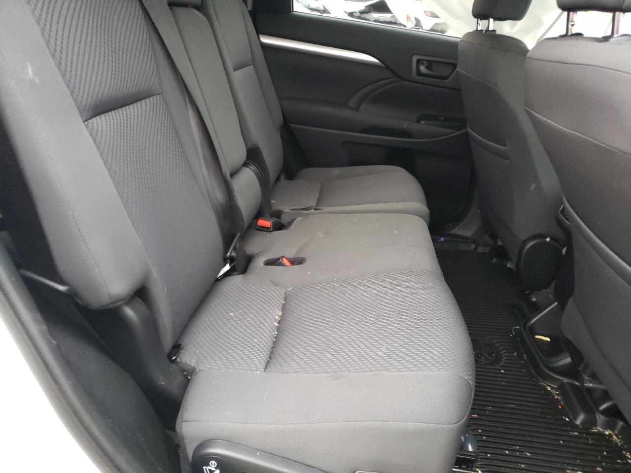 Photo 6 from auction – 2019 TOYOTA HIGHLANDER with VIN 5TDZARFH4KS050907