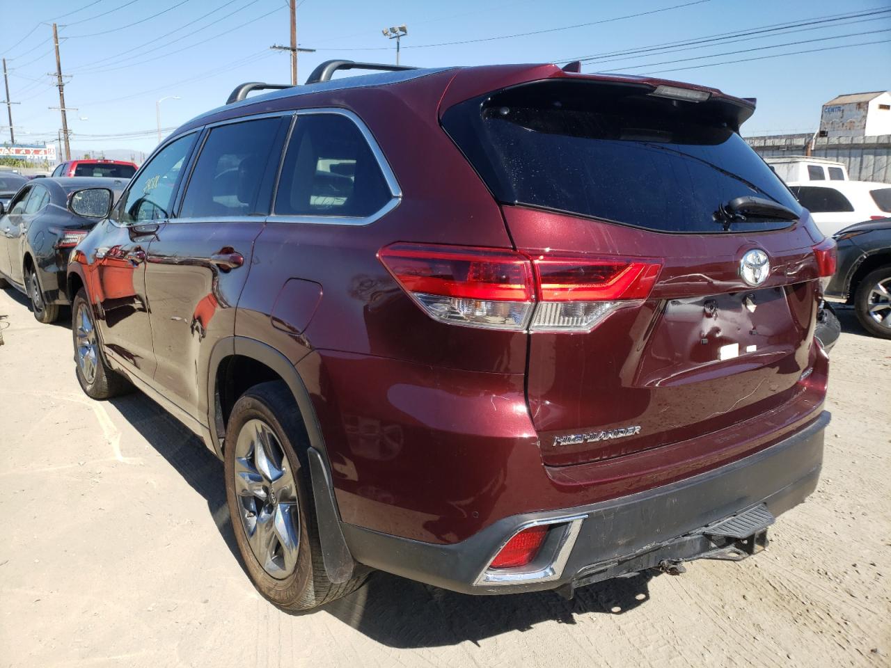 Foto 3 de la subasta – 2019 TOYOTA HIGHLANDER con VIN 5TDDGRFH3KS060417