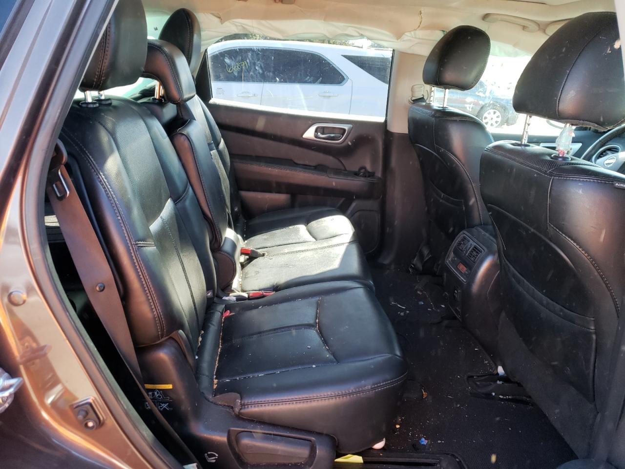 Photo 6 from auction – 2016 NISSAN PATHFINDER with VIN 5N1AR2MM4GC623404