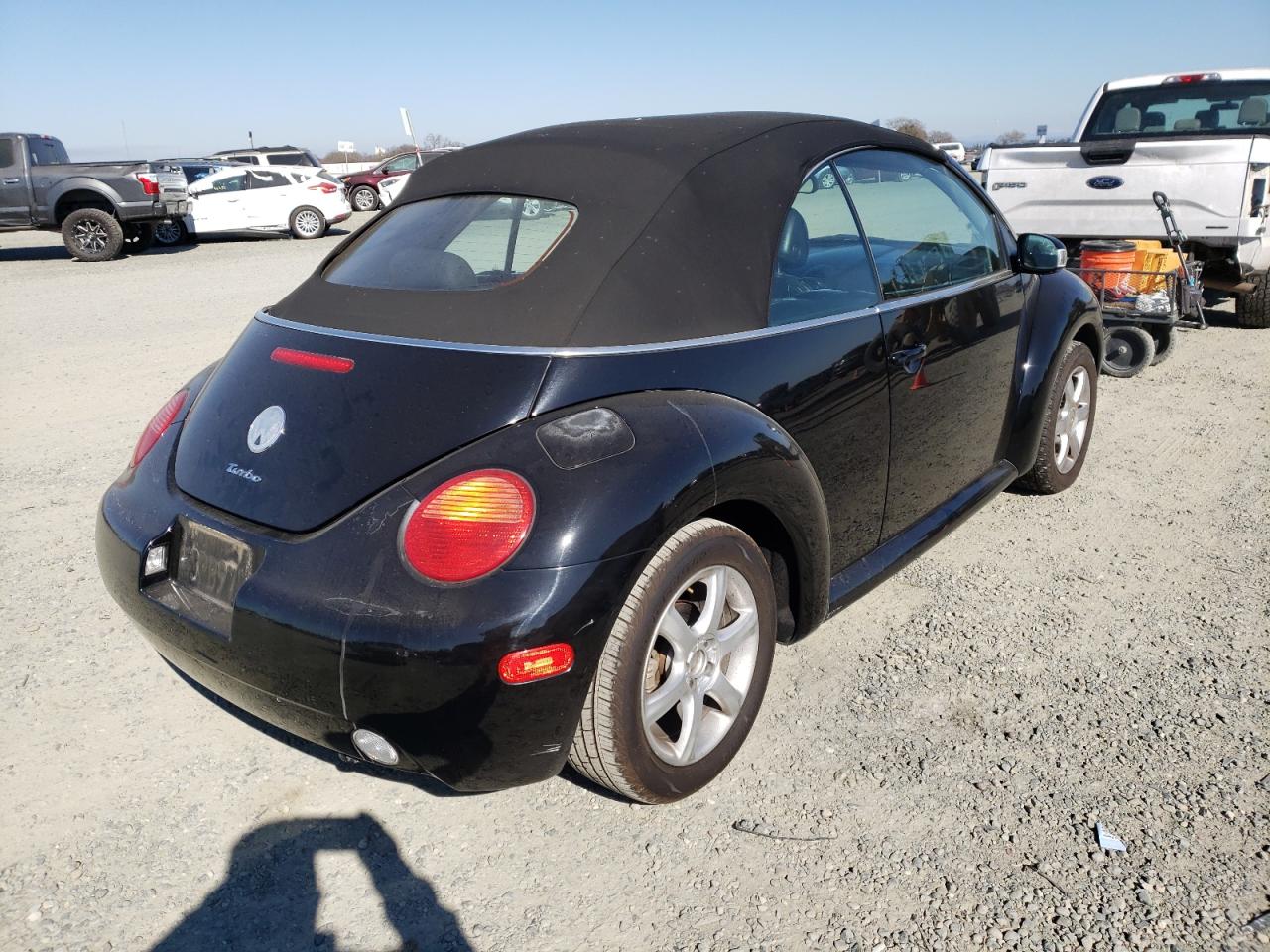 Photo 4 from auction – 2004 VOLKSWAGEN NEW BEETLE with VIN 3VWCD21Y44M305969