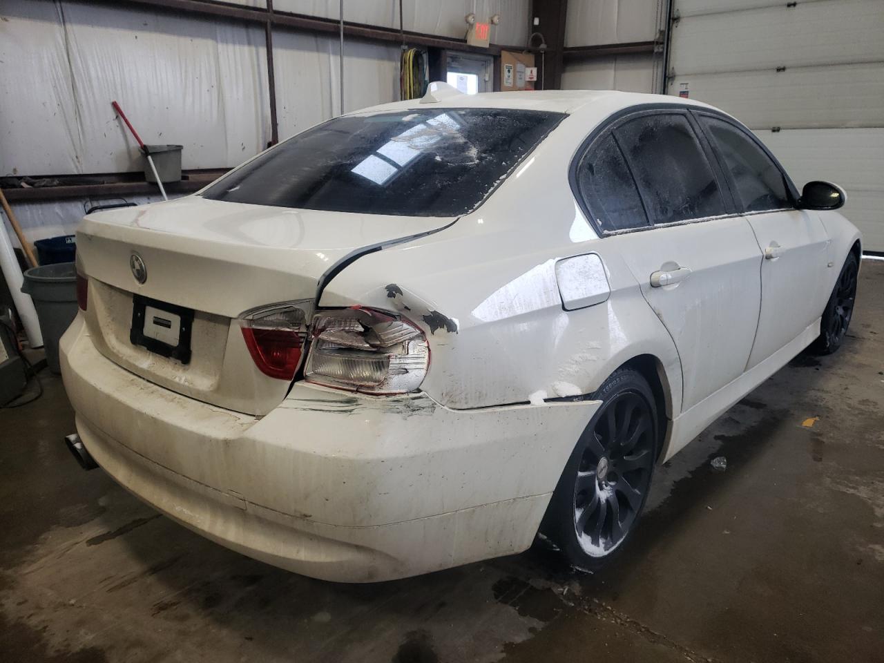 Photo 4 from auction – 2007 BMW 328 XI with VIN WBAVC93567KZ71444