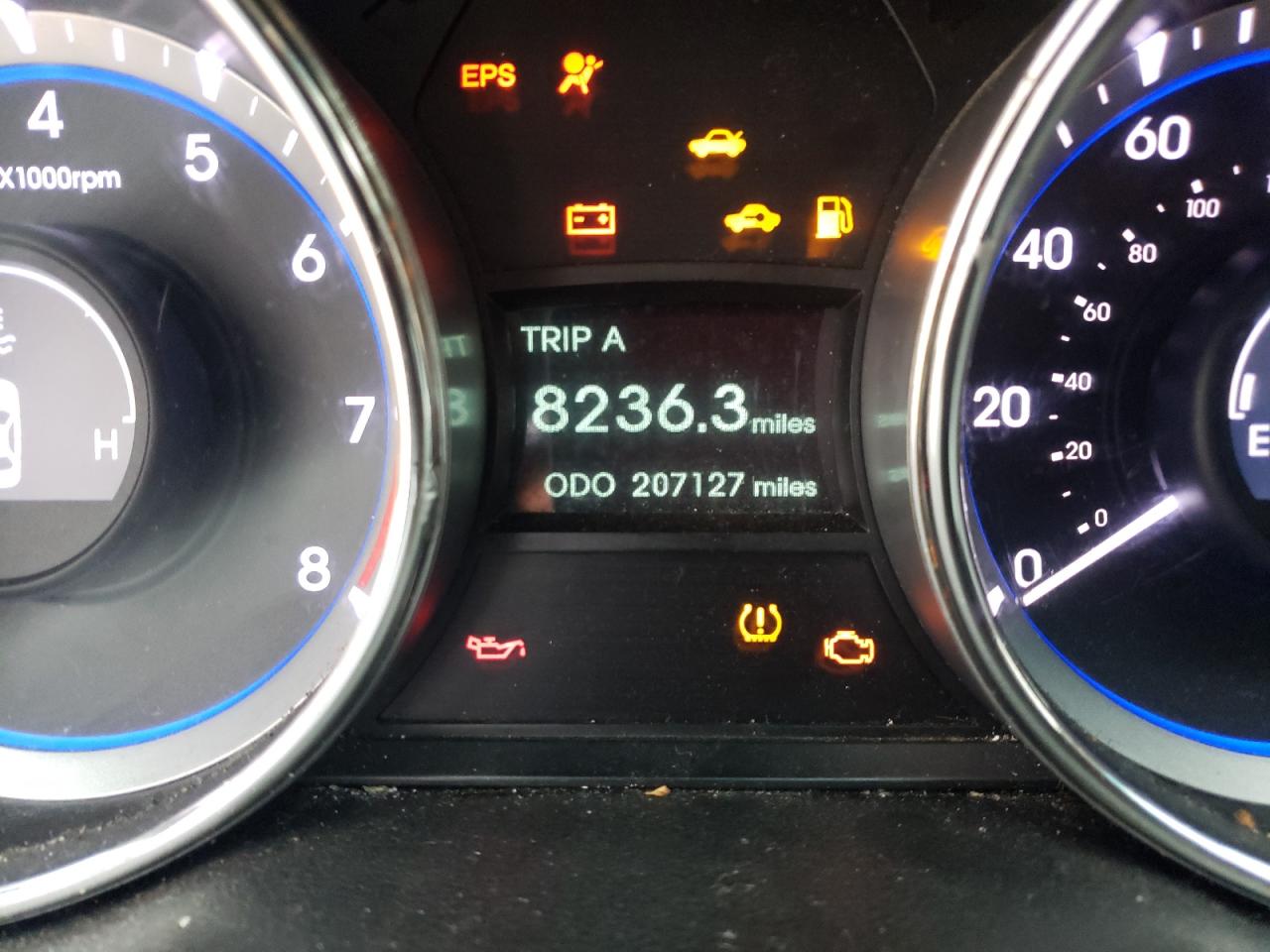 Photo 8 from auction – 2011 HYUNDAI SONATA SE with VIN 5NPEC4AC7BH010107