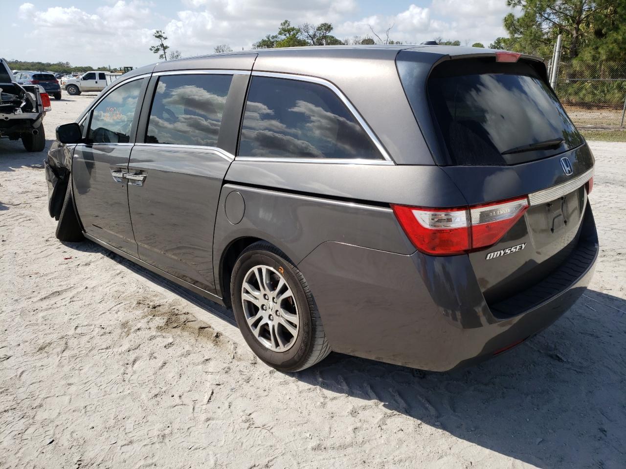 Photo 3 from auction – 2013 HONDA ODYSSEY EX with VIN 5FNRL5H67DB043522