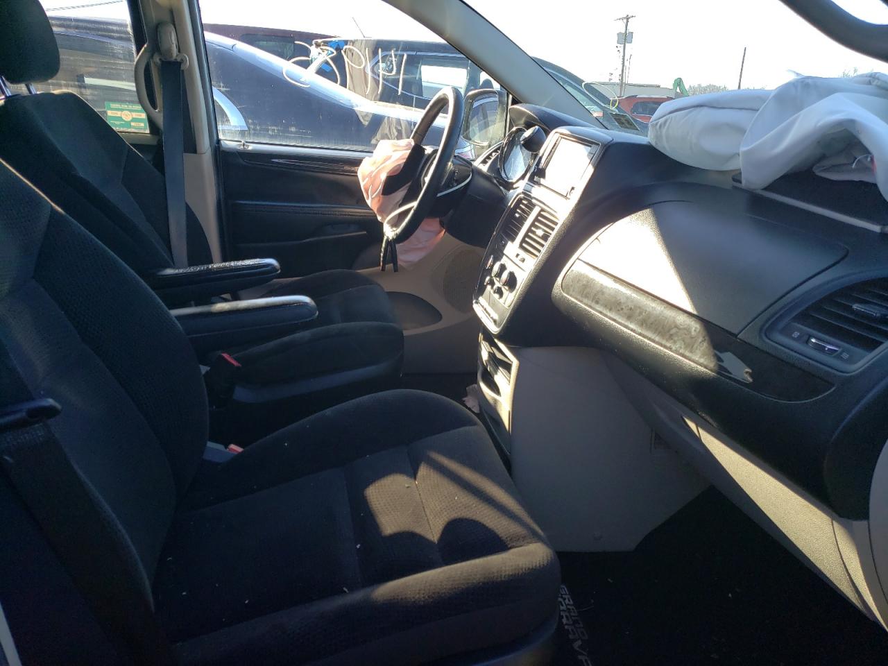 Photo 5 from auction – 2017 DODGE GRAND CARA with VIN 2C4RDGBG1HR812794