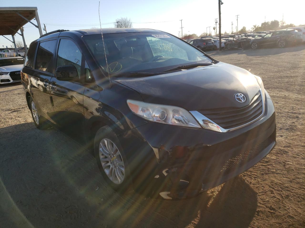 TOYOTA SIENNA XLE 2013 with VIN 5TDYK3DC6DS367295 - Photo from auction