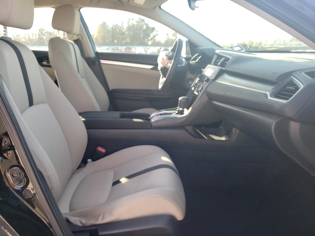 Photo 5 from auction – 2016 HONDA CIVIC LX with VIN 19XFC2F56GE045882