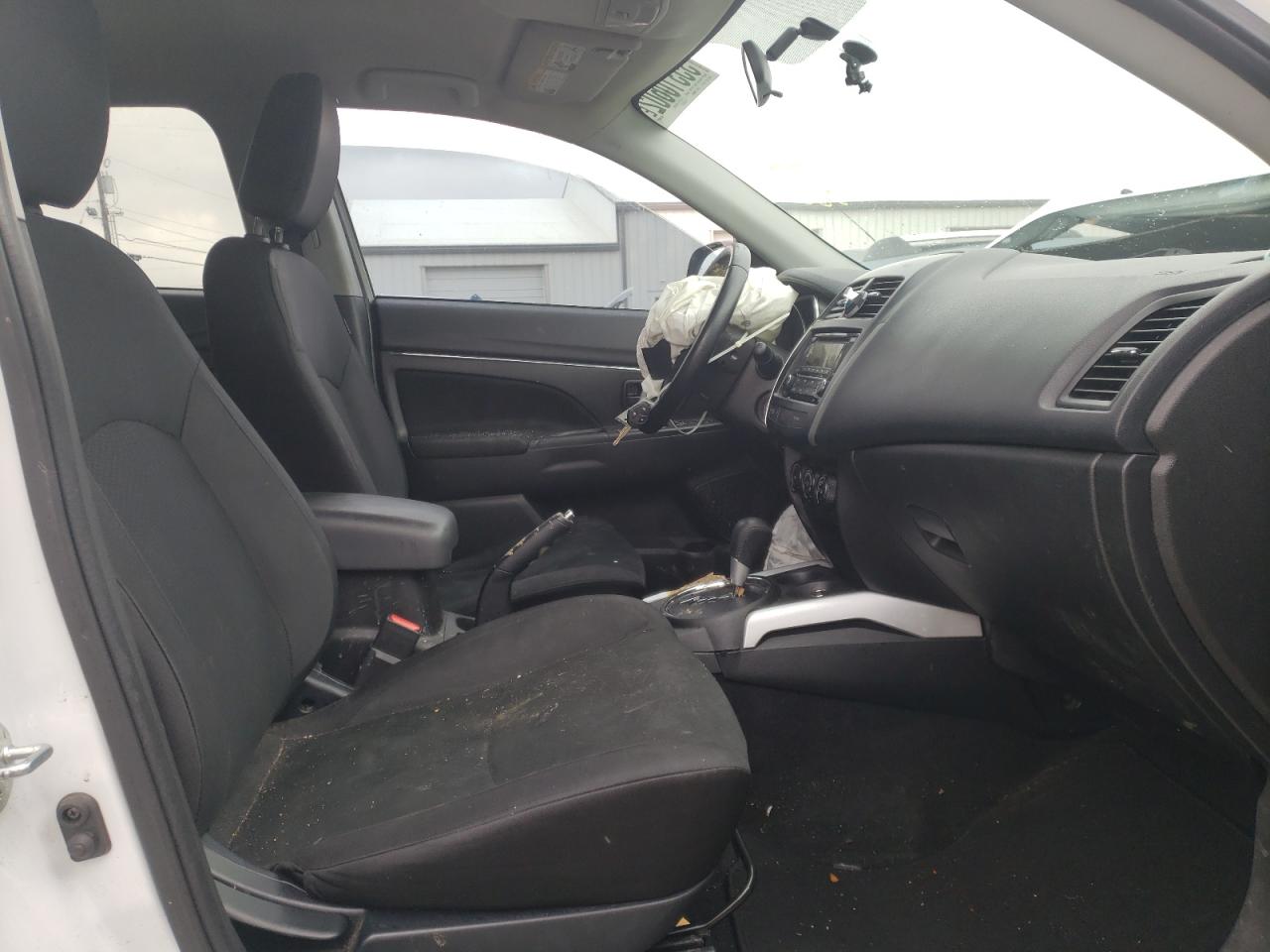 Photo 5 from auction – 2014 MITSUBISHI OUTLANDER with VIN 4A4AP3AU3EE027053