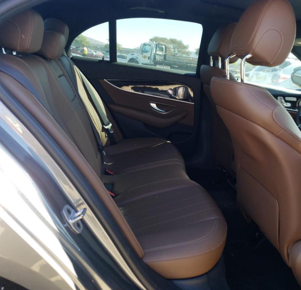 Photo 6 from auction – 2018 MERCEDES-BENZ E 300 with VIN WDDZF4JB6JA478938