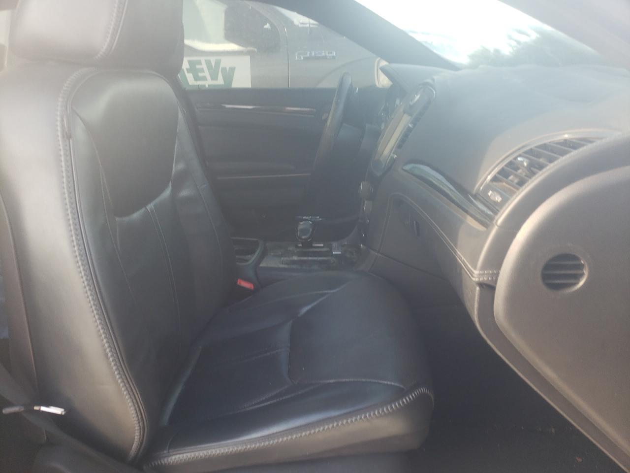 Photo 5 from auction – 2013 CHRYSLER 300C VARVA with VIN 2C3CCADG9DH727628