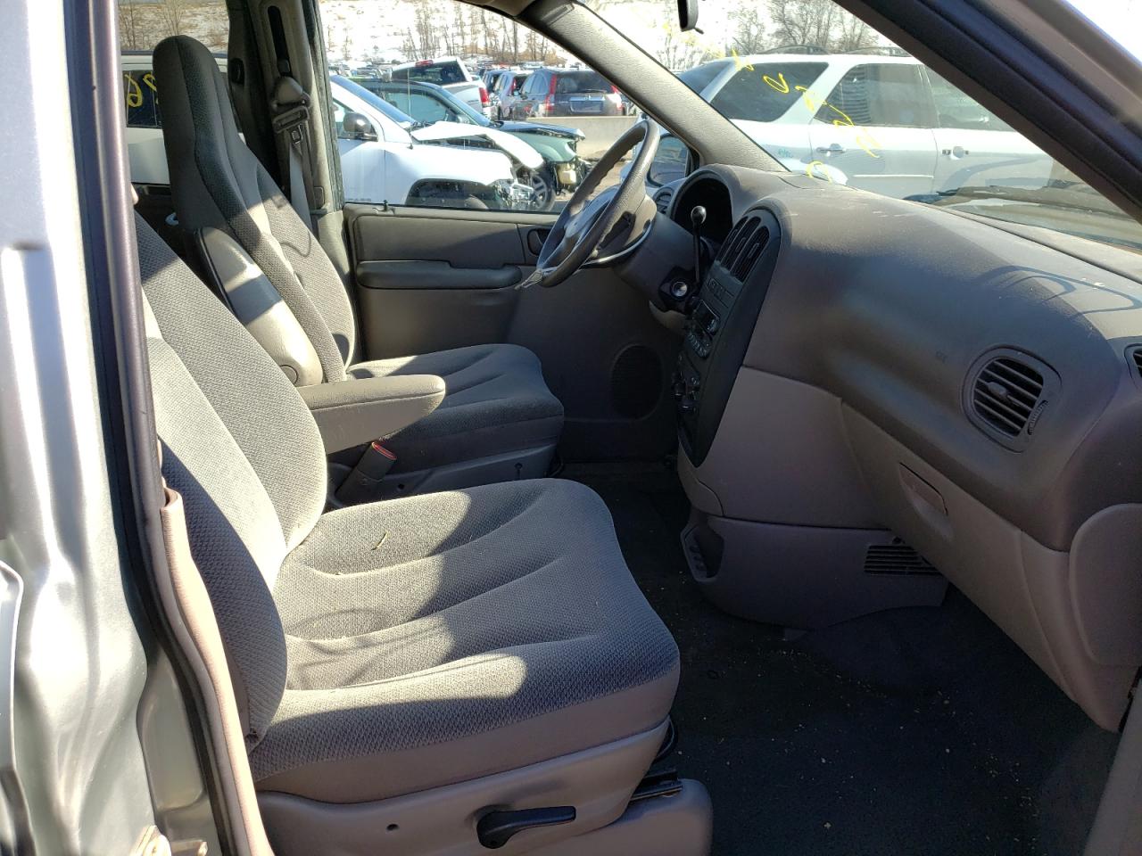 Photo 6 from auction – 2003 DODGE CARAVAN SE with VIN 1D4GP25393B102840