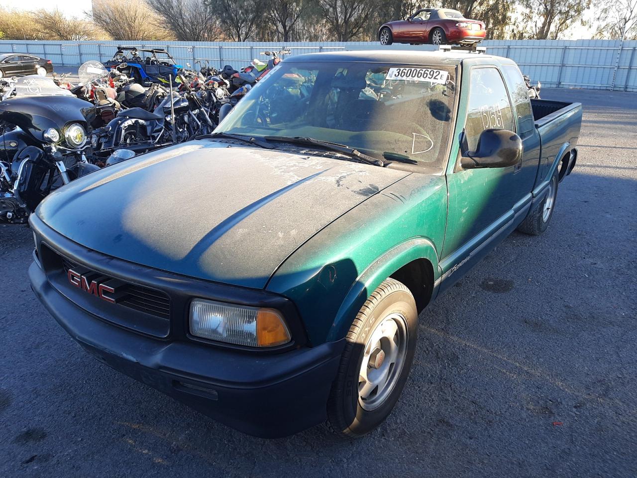 Photo 2 from auction – 1997 GMC SONOMA with VIN 1GTCS19X9V8528125