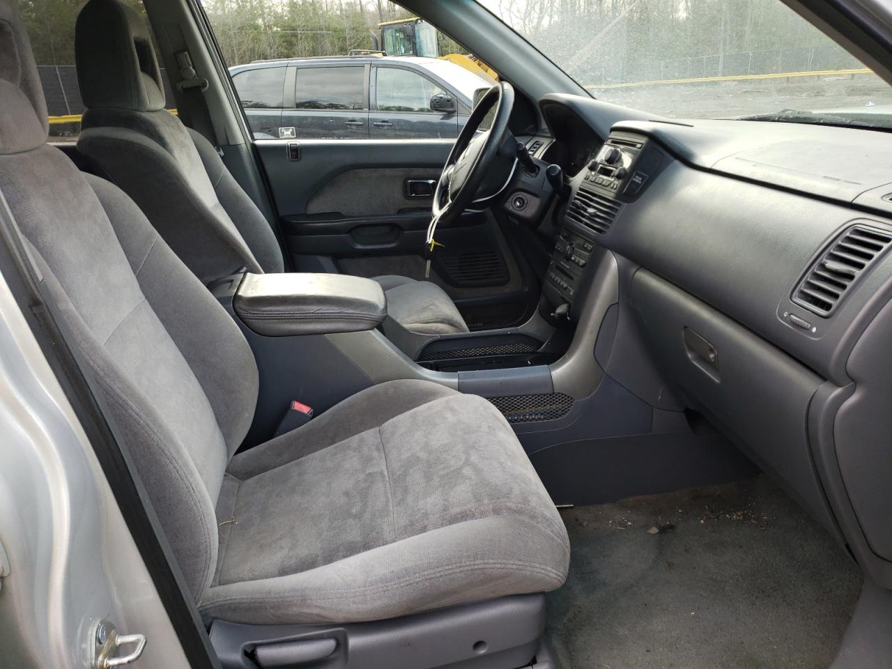 Photo 5 from auction – 2005 HONDA PILOT EX with VIN 2HKYF18405H535693