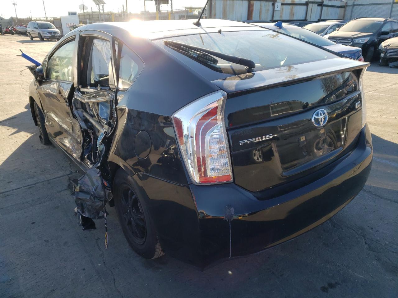 Photo 3 from auction – 2015 TOYOTA PRIUS with VIN JTDKN3DU2F1919042