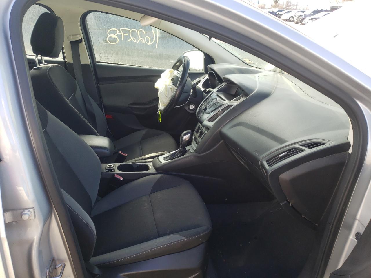 Photo 5 from auction – 2012 FORD FOCUS SE with VIN 1FAHP3F22CL269375