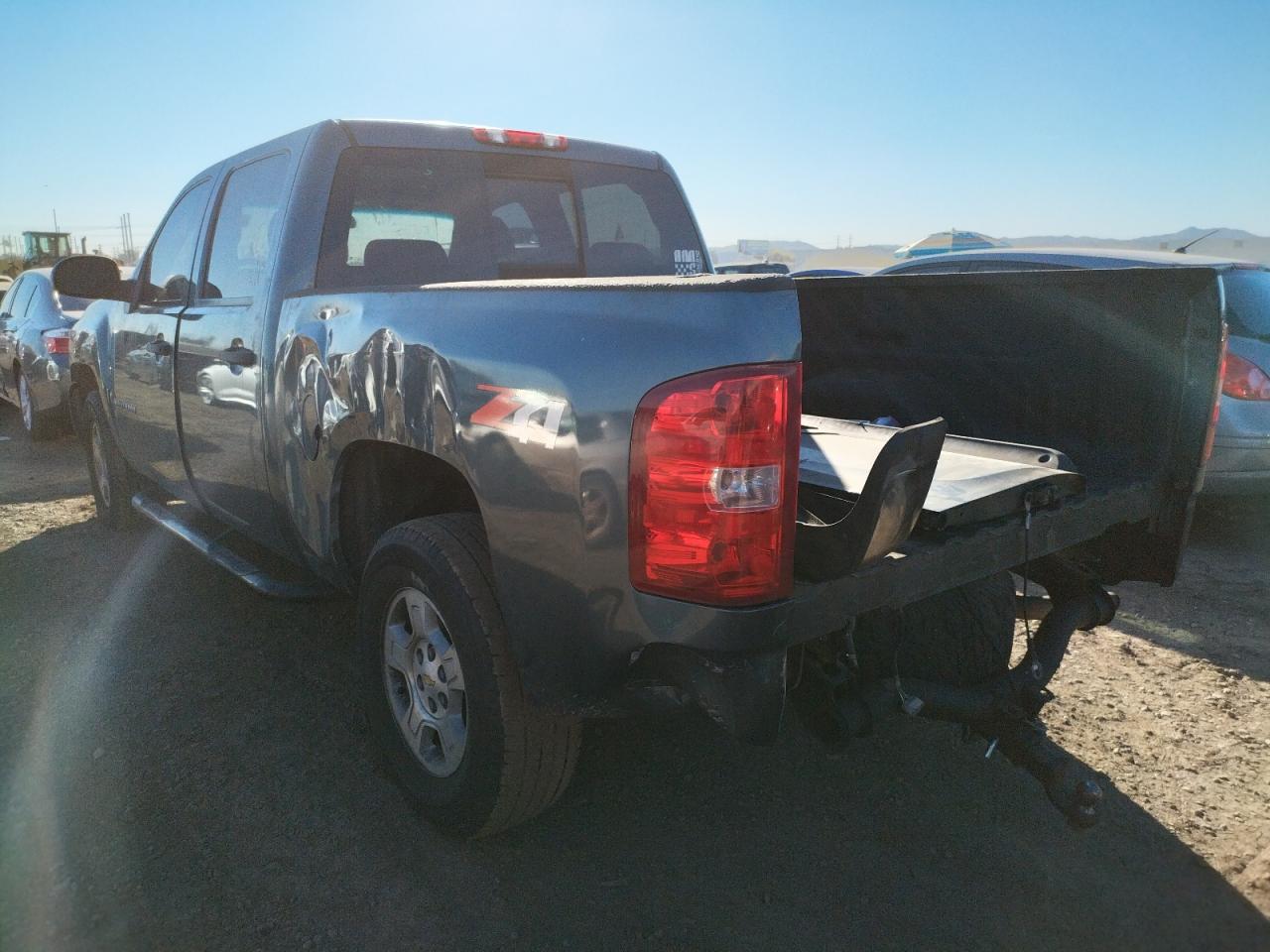 Photo 3 from auction – 2007 CHEVROLET silverado with VIN 2GCEK13M371557603