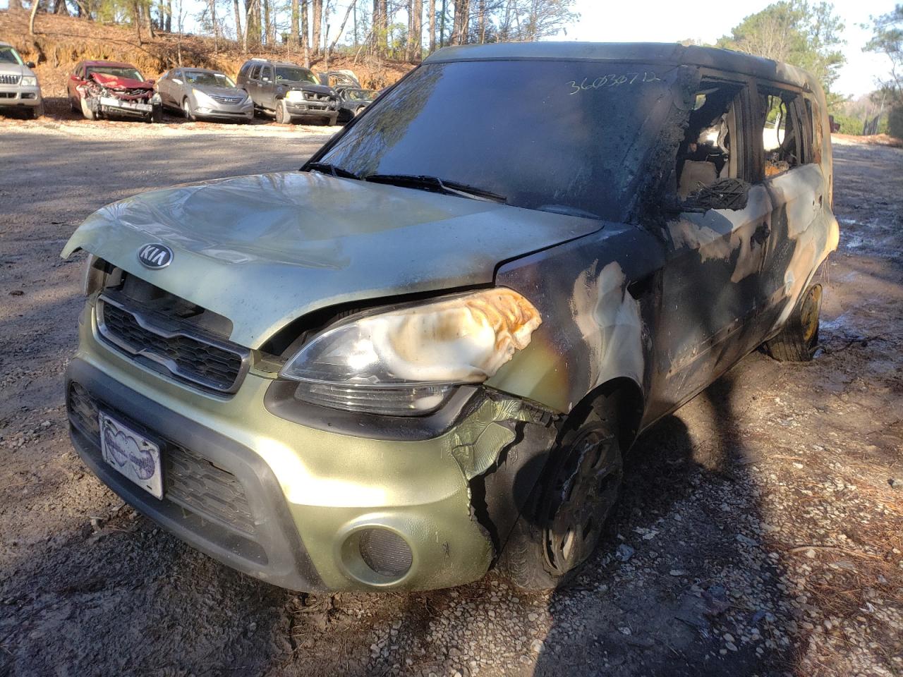 Photo 2 from auction – 2013 KIA SOUL with VIN KNDJT2A56D7633343