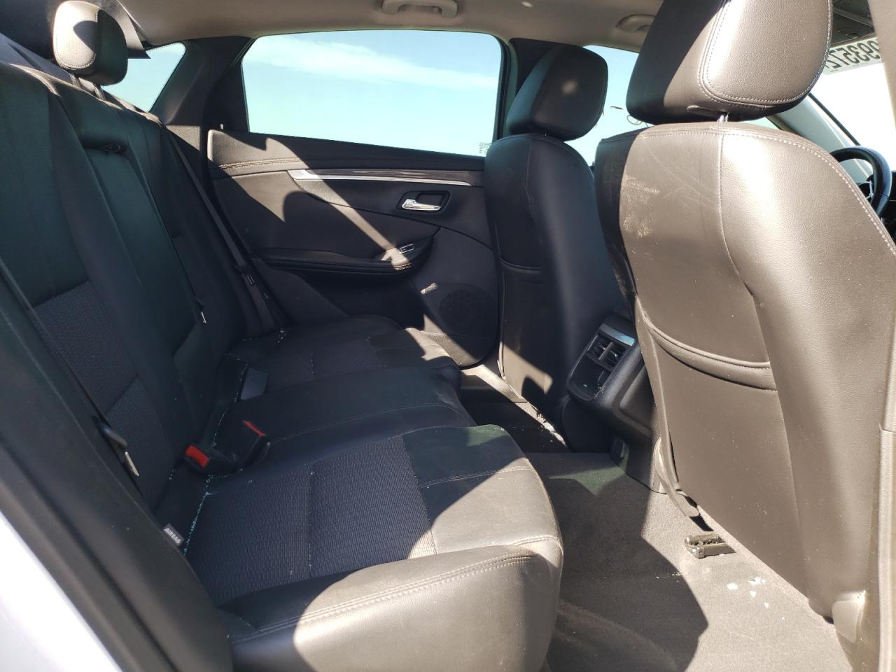 Photo 6 from auction – 2017 CHEVROLET IMPALA LT with VIN 1G1105SA3HU214968