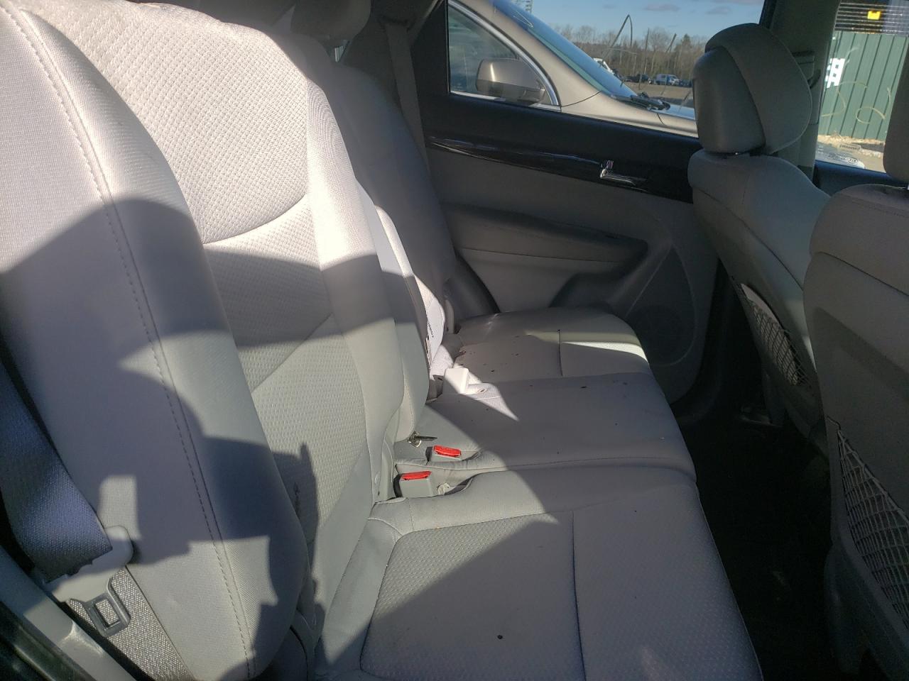 Photo 6 from auction – 2013 KIA SORENTO LX with VIN 5XYKTCA65DG326235