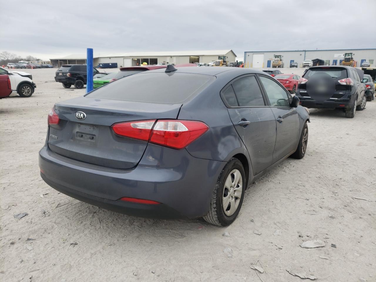 Photo 4 from auction – 2016 KIA FORTE LX with VIN KNAFK4A65G5570830