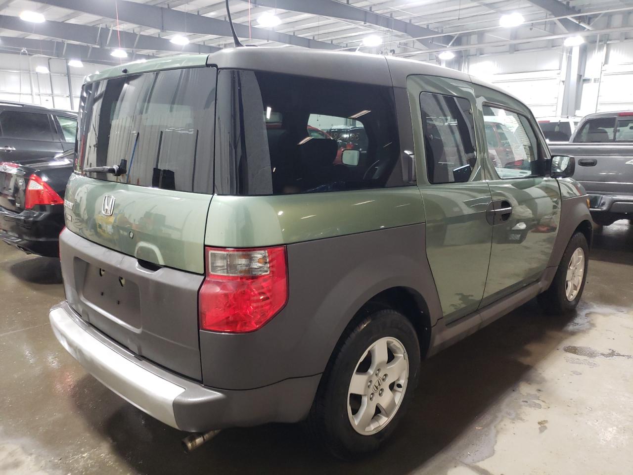 Photo 4 from auction – 2005 HONDA ELEMENT EX with VIN 5J6YH286X5L012799