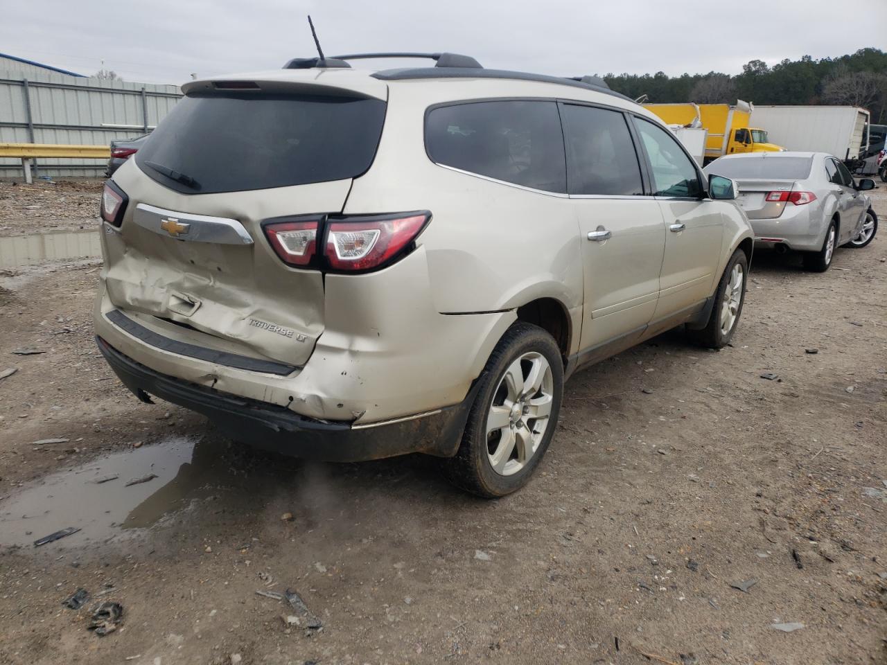 Photo 4 from auction – 2016 CHEVROLET TRAVERSE L with VIN 1GNKRGKD1GJ317059
