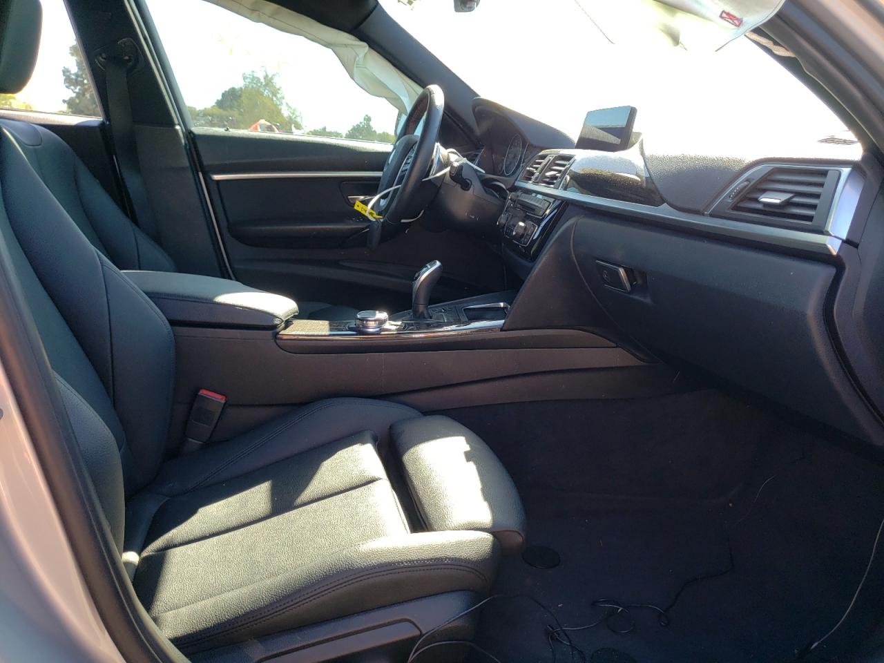 Photo 5 from auction – 2017 BMW 330 I with VIN WBA8B9G57HNU49495