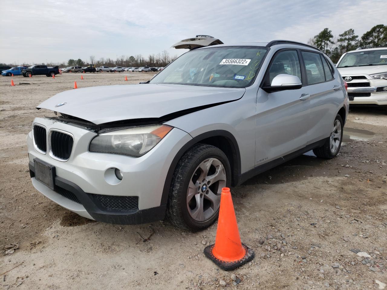 Photo 2 from auction – 2013 BMW X1 SDRIVE2 with VIN WBAVM1C58DVW42396
