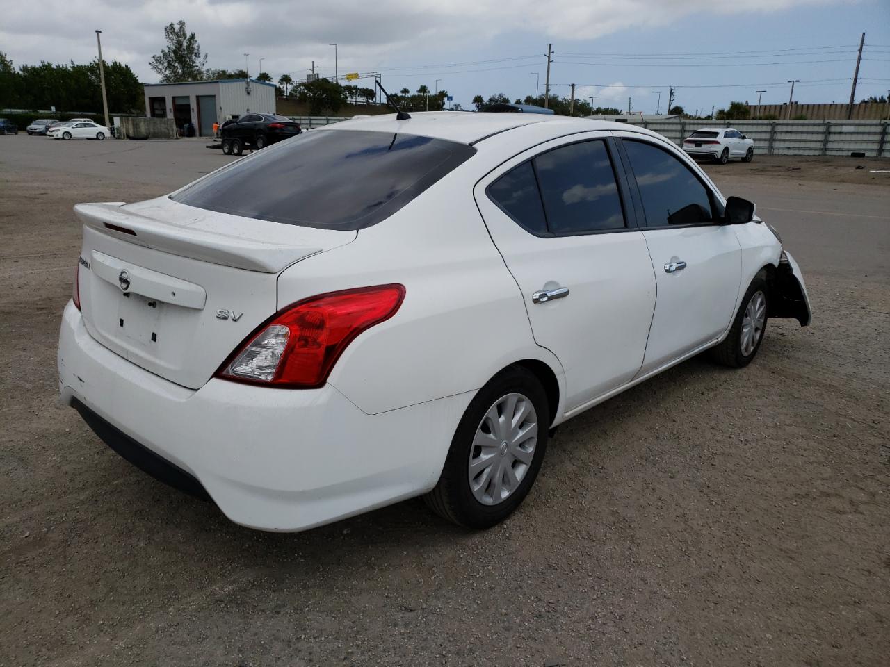 Photo 4 from auction – 2017 NISSAN VERSA S with VIN 3N1CN7AP7HL805143